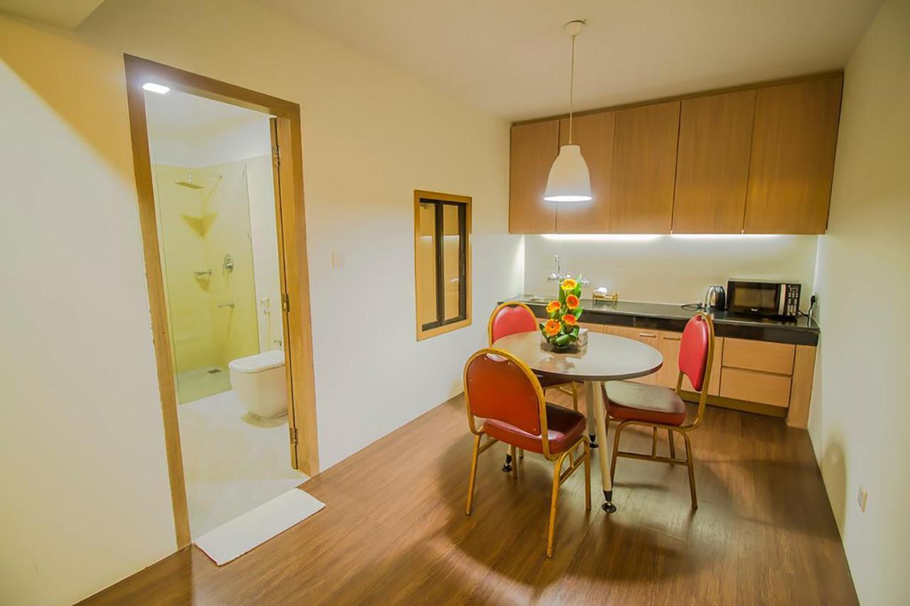 Asia Pacific Hotel Дакка Екстер'єр фото