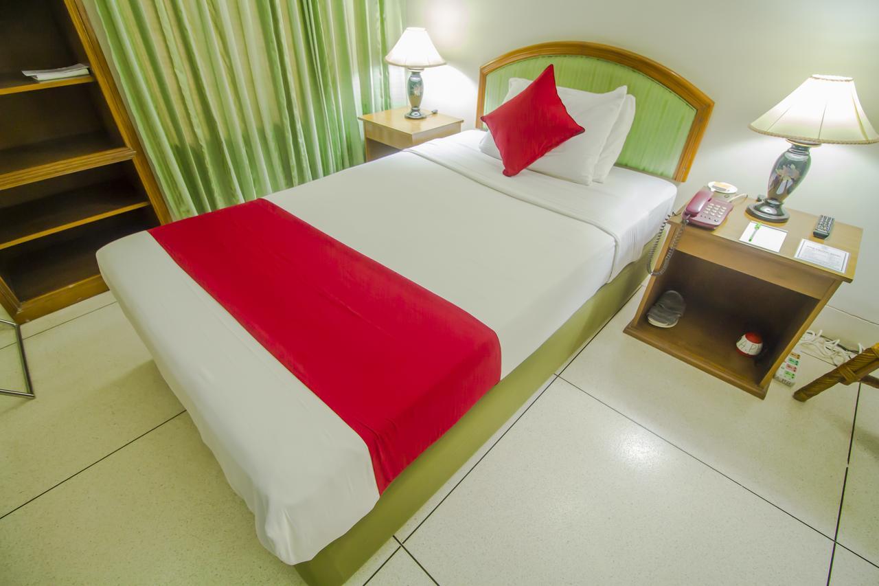 Asia Pacific Hotel Дакка Екстер'єр фото